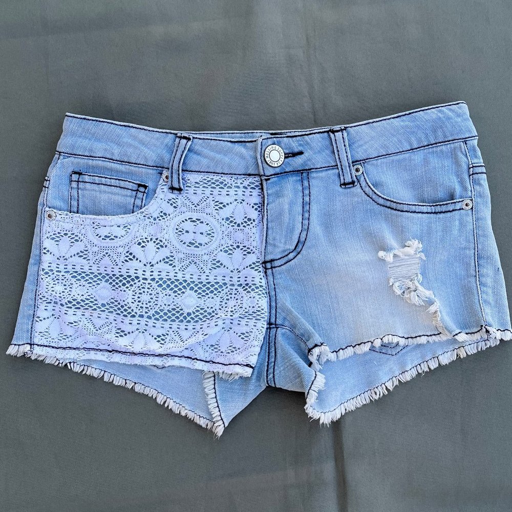 Mossimo Bleached Distressed Denim Shorts With Lace Waist 28